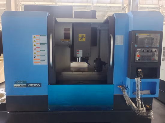 Fresatura CNC verticale Taglio Foratura e incisione Centro di lavoro verticale Macchina CNC Vmc850